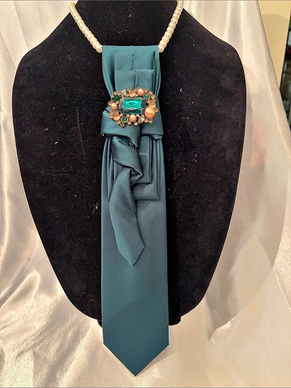Michael Kors Green & Gold Statement Tie Necklace